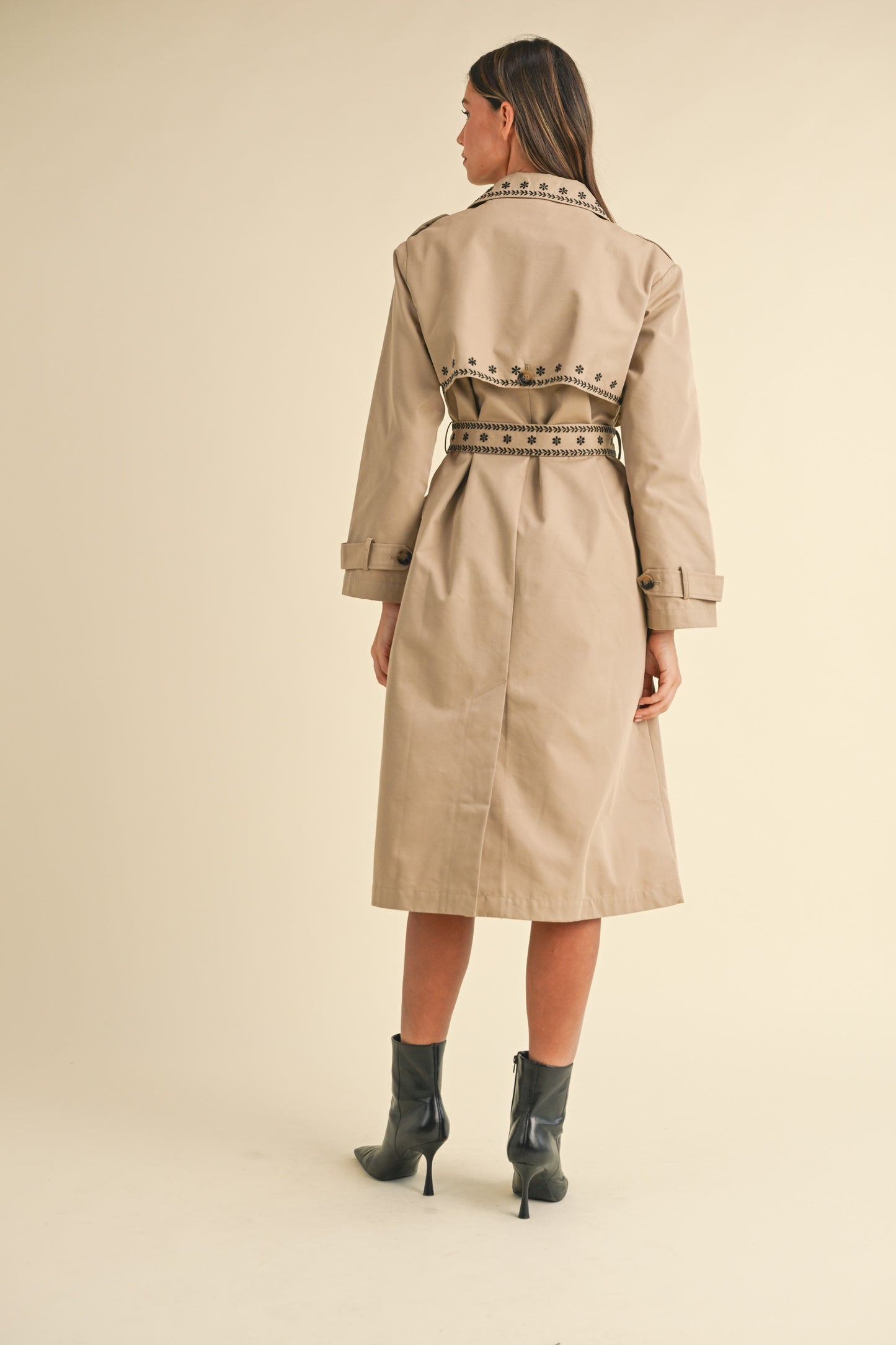TRENCHCOAT BORDADO