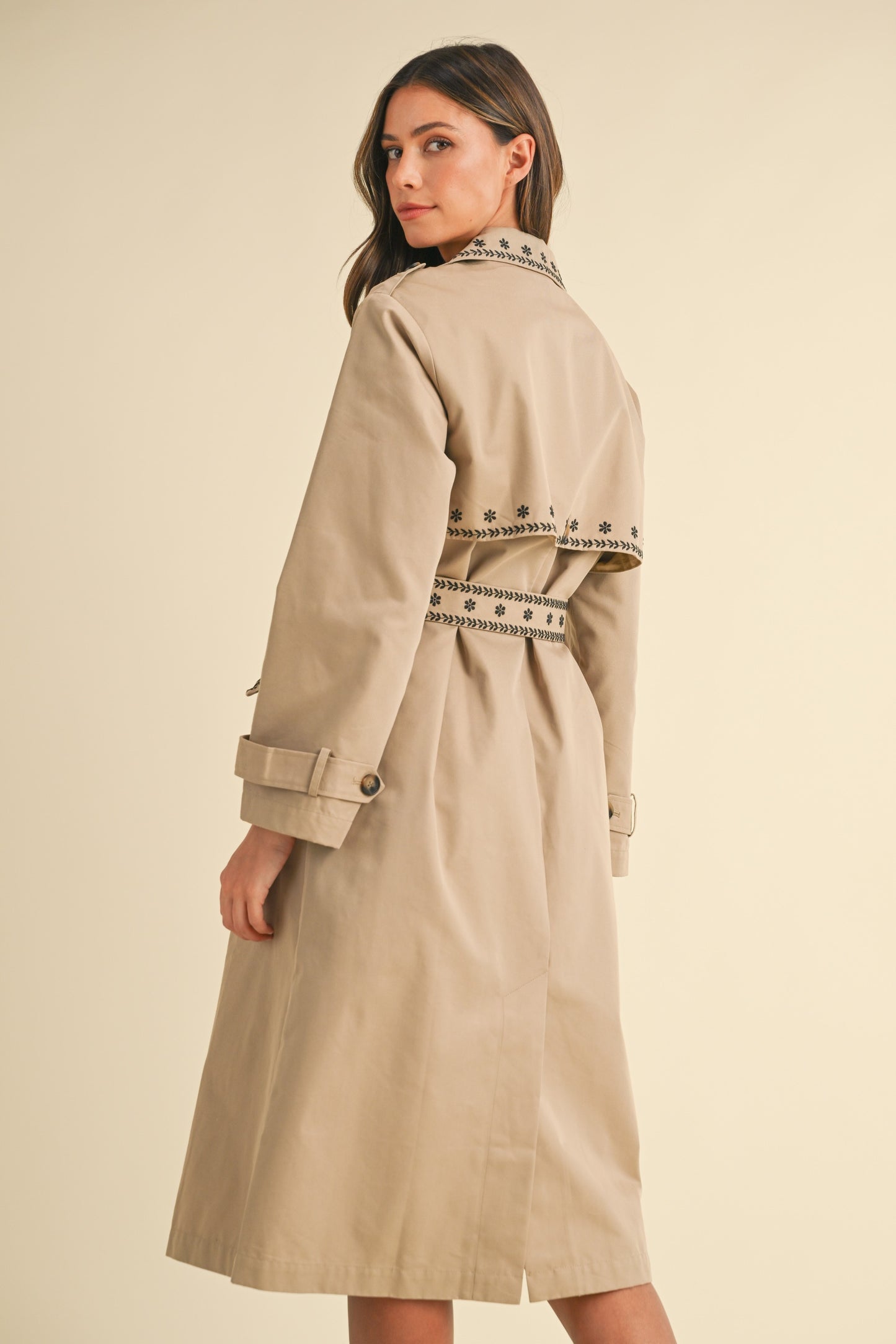 TRENCHCOAT BORDADO