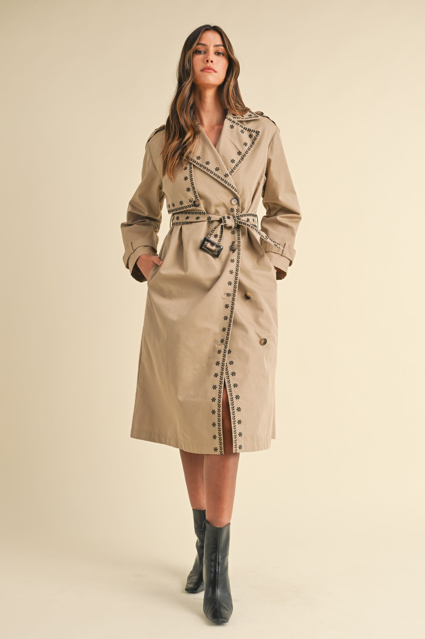 TRENCHCOAT BORDADO
