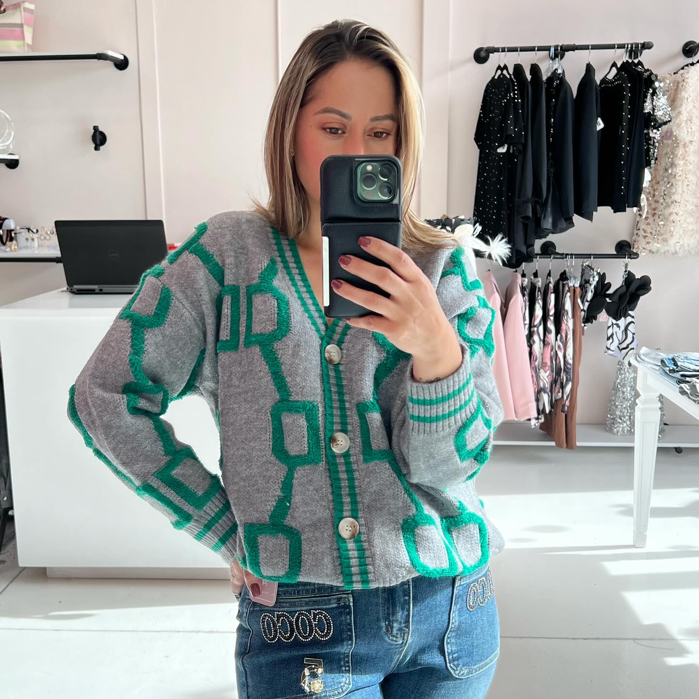 SWEATER MIRACLE