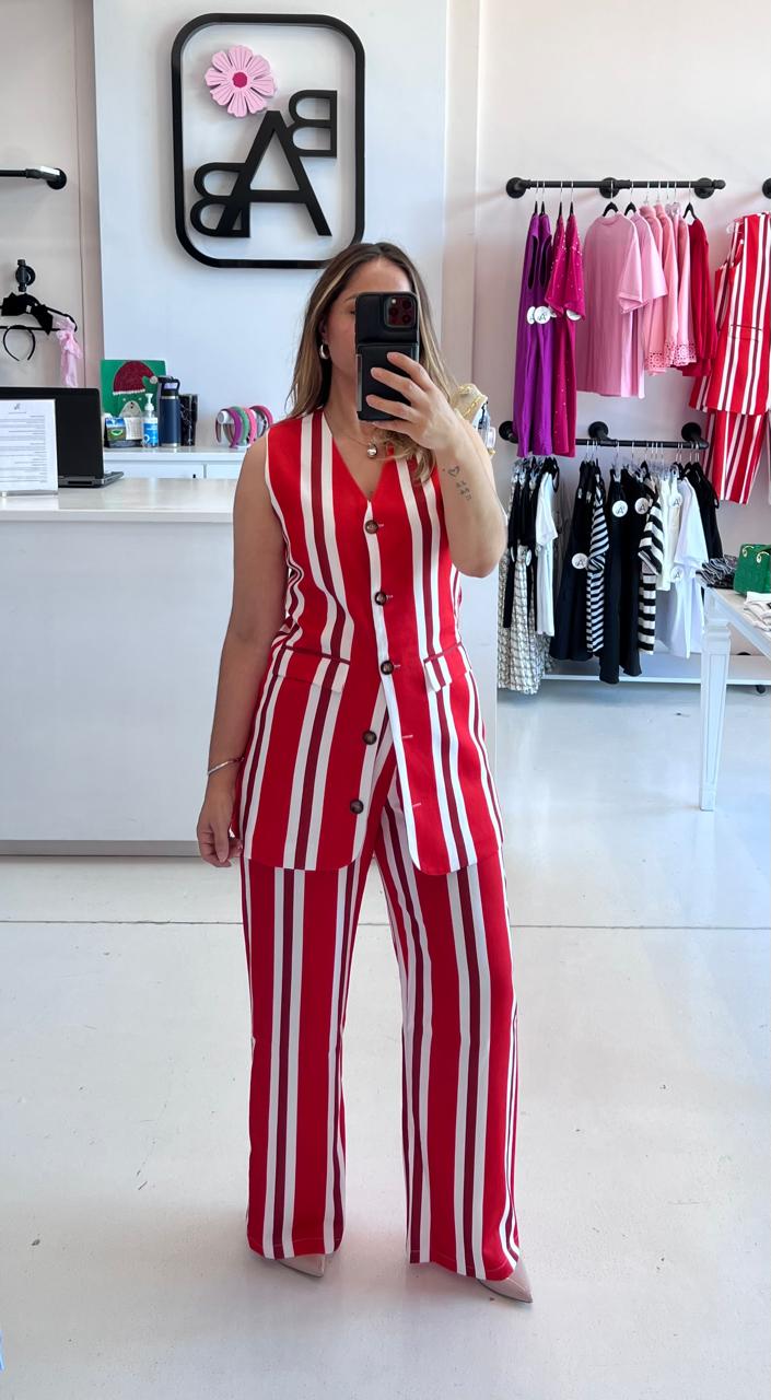 CONJUNTO ROJO CON LINEAS